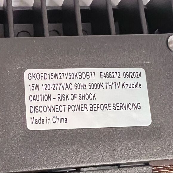 GKOLED 15W LED Floodlight, Outdoor Security, 1500 Lumens, 50W MH, 5000K Day Wht - Picture 10 of 16